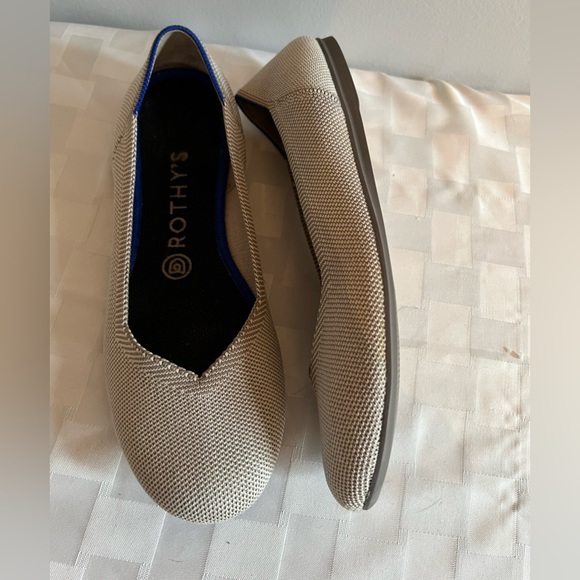 Size 8 Rothy’s the Flat. Round toe gray quartz flats. Good preowned condition - Picture 9 of 11